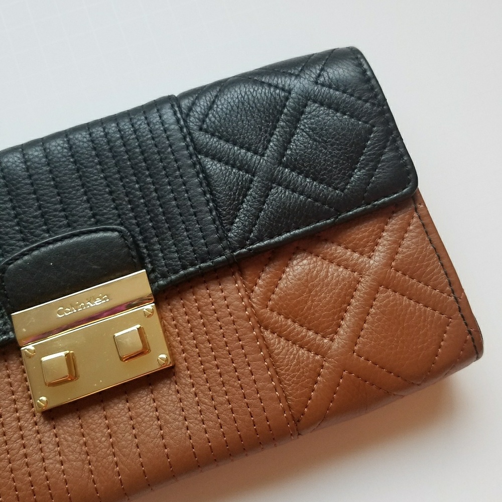 Calvin Klein clutch w/ strap - Picture 1 of 6